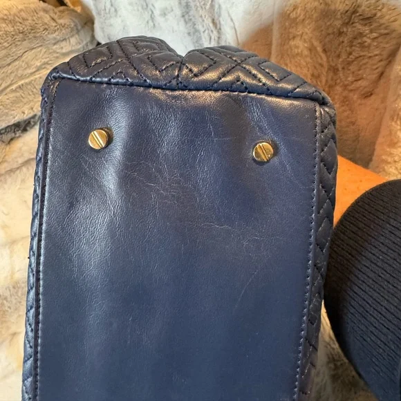 Tory Burch - Marion Leather Quilted Chain Tote - Navy Blue - EUC Dual Straps - Picture 5 of 13
